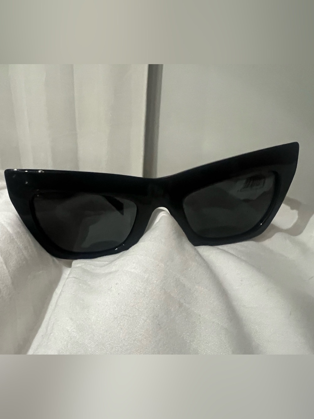 Burberry Black Cat-Eye Women's Sunglasses in